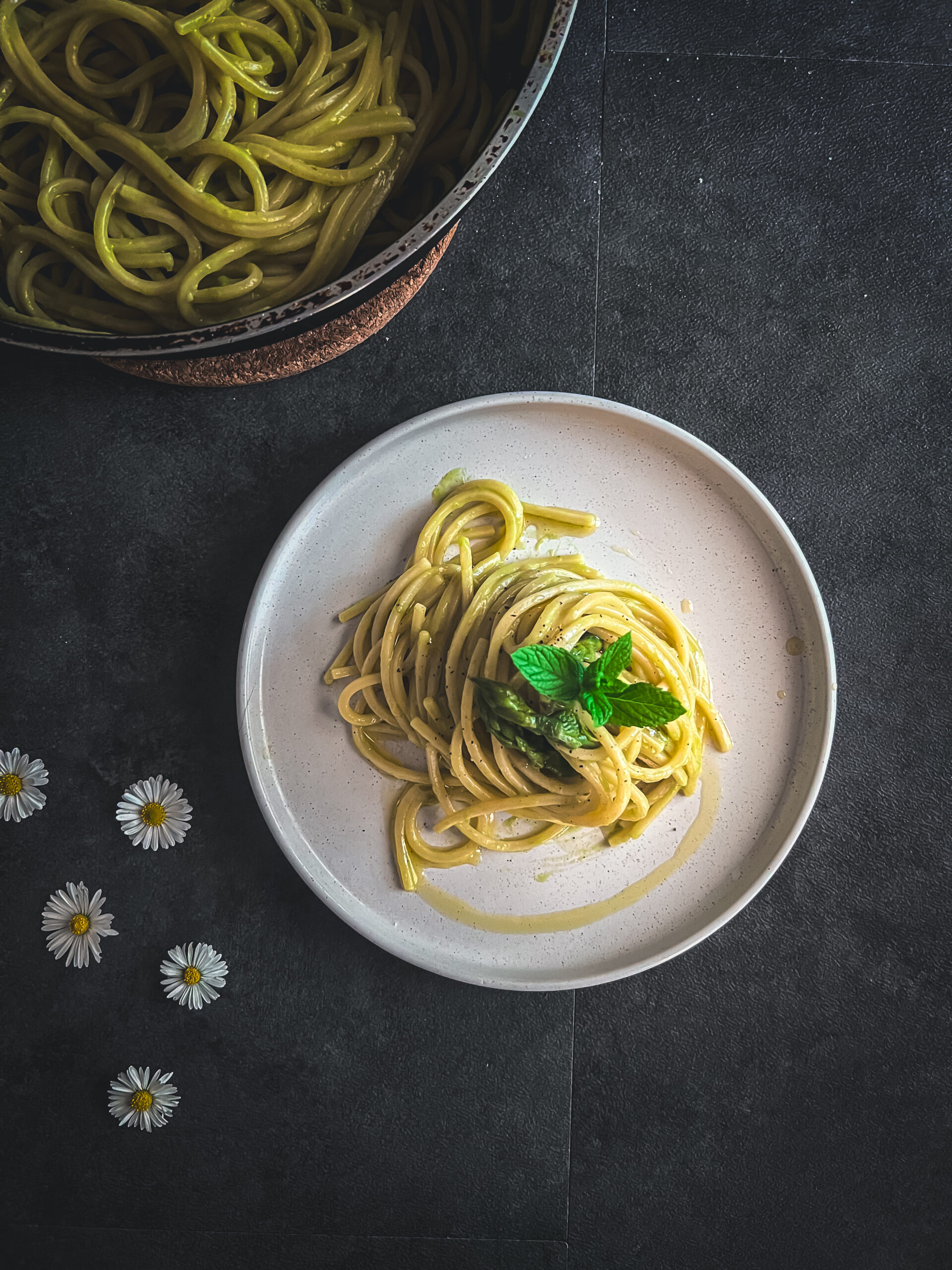 Spaghetti con Crema di Asparagi